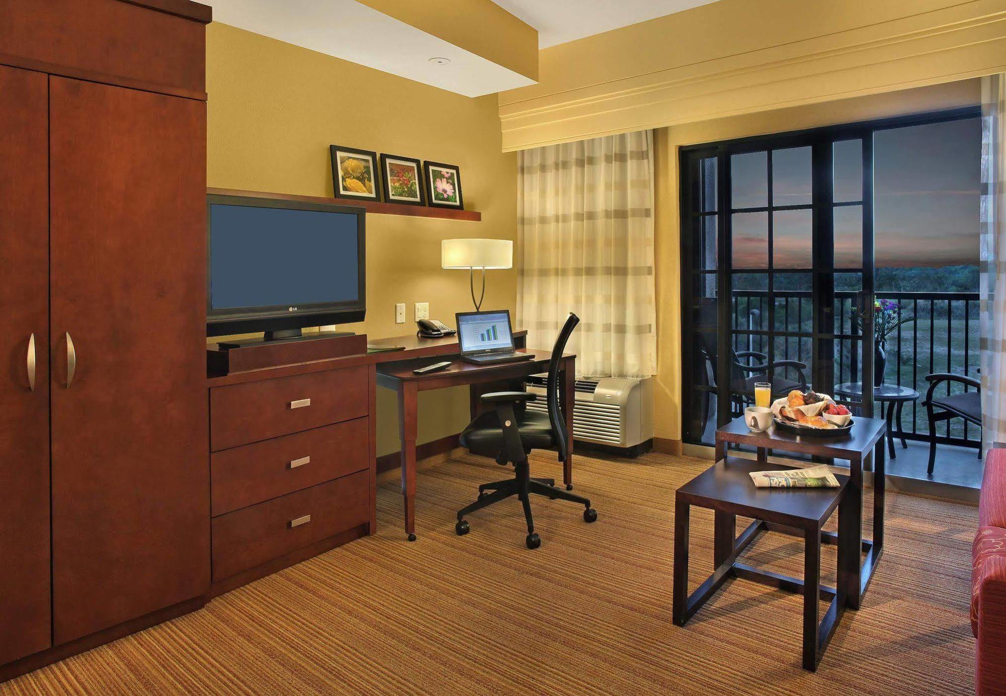 คอร์ตยาร์ด สจ็วร์ต Hotel สจ๊วต ภายนอก รูปภาพ